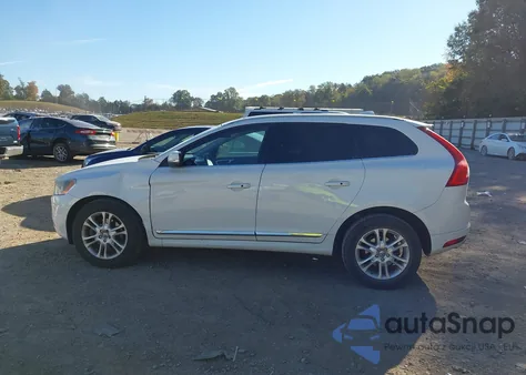 2016 Volvo Xc60 T5 Drive-E Premier из США, поврежденный, VIN YV440MDK4G2843893